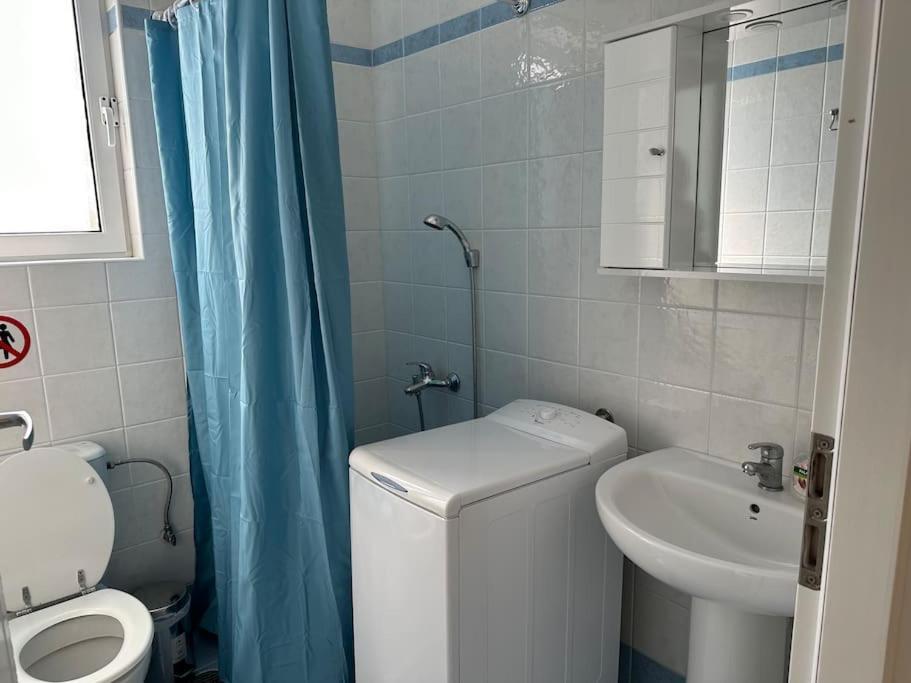 Riviera Beach, Seaside Spacious Apt. Анависос Екстериор снимка