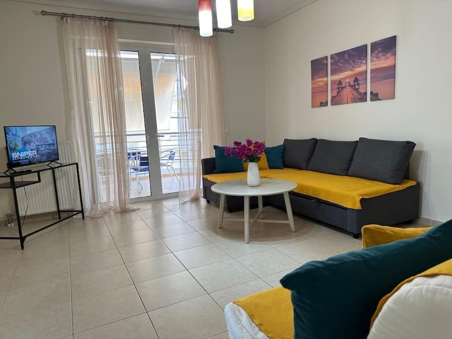 Riviera Beach, Seaside Spacious Apt. Анависос Екстериор снимка