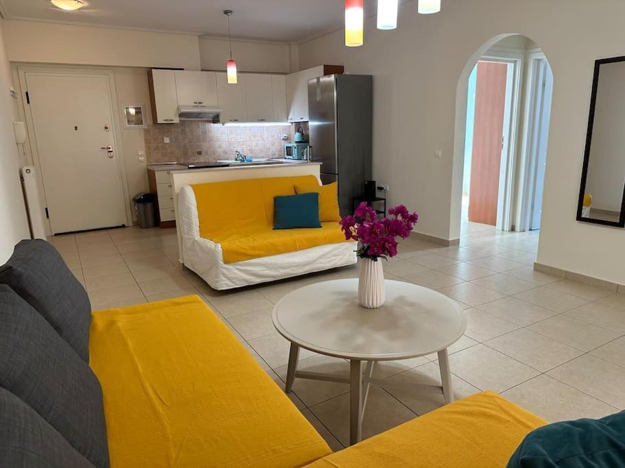 Riviera Beach, Seaside Spacious Apt. Анависос Екстериор снимка