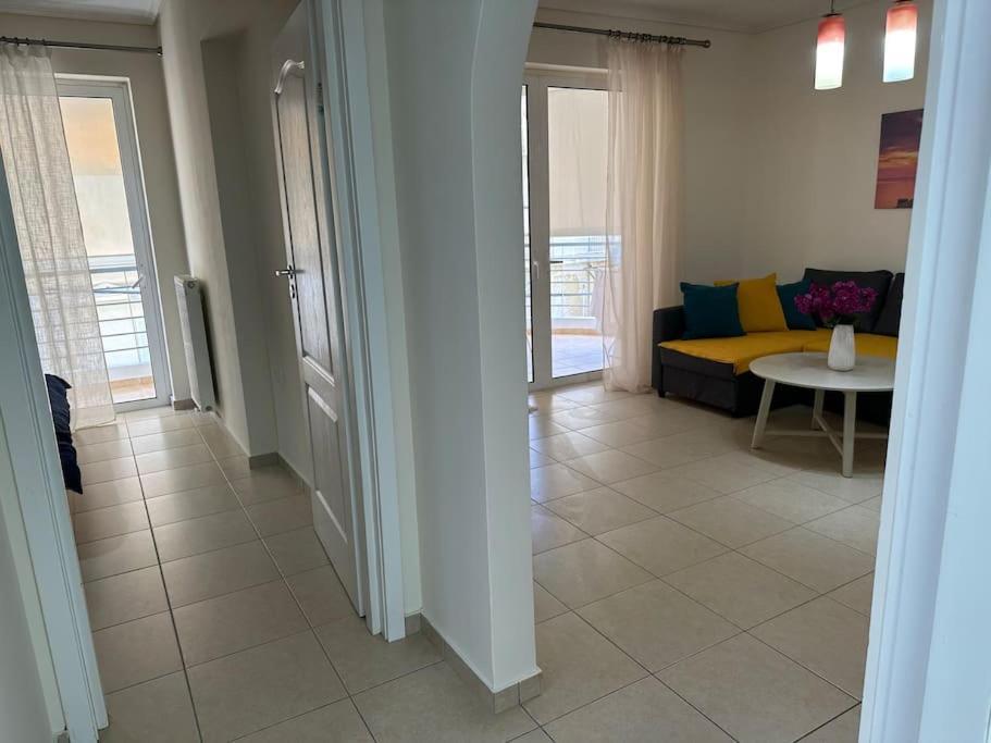 Riviera Beach, Seaside Spacious Apt. Анависос Екстериор снимка
